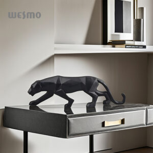 Geometric Summary Black Resin Leopard Figurine – Tabletop Ornamental Sculpture for Dwelling